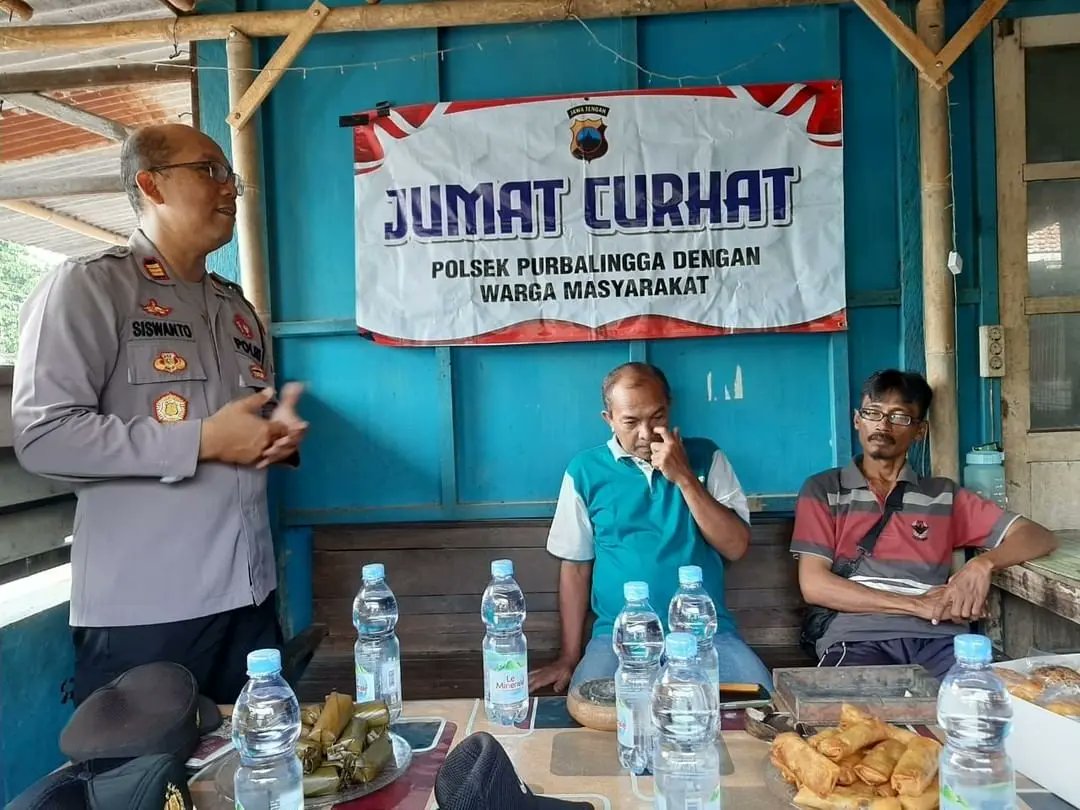 Res_Purbalingga's tweet photo. Repost
Kapolsek Purbalingga melakukan tanya jawab dengan tokoh warga Kel. Bancar dengan tema menciptakan lingkungan yang aman, nyaman dan tenteram
#polrespurbalingga
#humaspolrespurbalingga
#polisi_indonesia
#polisirepublikindonesia
#polisiindonesia https://t.co/zPcnAn9ZaR