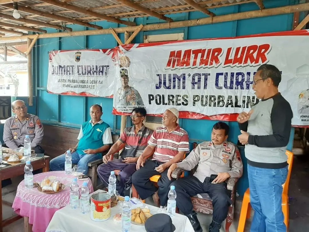 Res_Purbalingga's tweet photo. Repost
Kapolsek Purbalingga melakukan tanya jawab dengan tokoh warga Kel. Bancar dengan tema menciptakan lingkungan yang aman, nyaman dan tenteram
#polrespurbalingga
#humaspolrespurbalingga
#polisi_indonesia
#polisirepublikindonesia
#polisiindonesia https://t.co/zPcnAn9ZaR