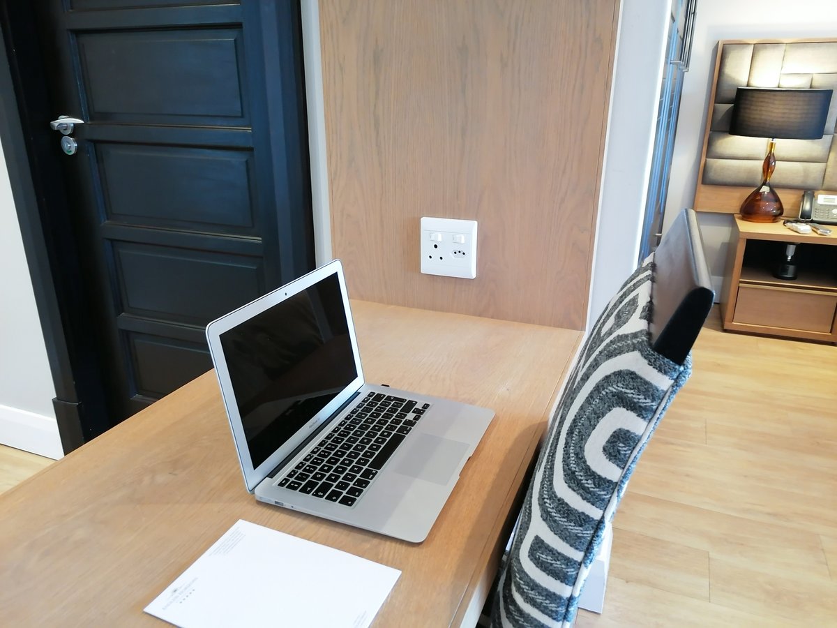 EndlessH_Hotel's tweet photo. Quiet, with plenty of space to catch up on emails – our rooms are geared for the business traveller too, so if you’re planning a business trip to Durban, then please do get in touch.

+27 (0)31 564 0360 
info@endlesshorizons.co.za https://t.co/tfZofDFqWH