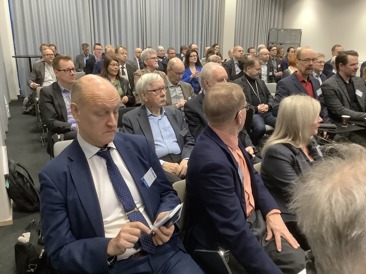 Tänään perinteinen TEMin ja STUKin Ydinturvallisuusseminaari STUKin vielä uudessa toimitalossa Jokiniemessä. Aiheena ”SMR takapihalle?” ja puhujina viranomaiset, voimayhtiöt ja myös kaukolämmön ollessa pääkysymyksenä myös Helsingin ja Lappeenrannan kaukolämpöyhtiöt.