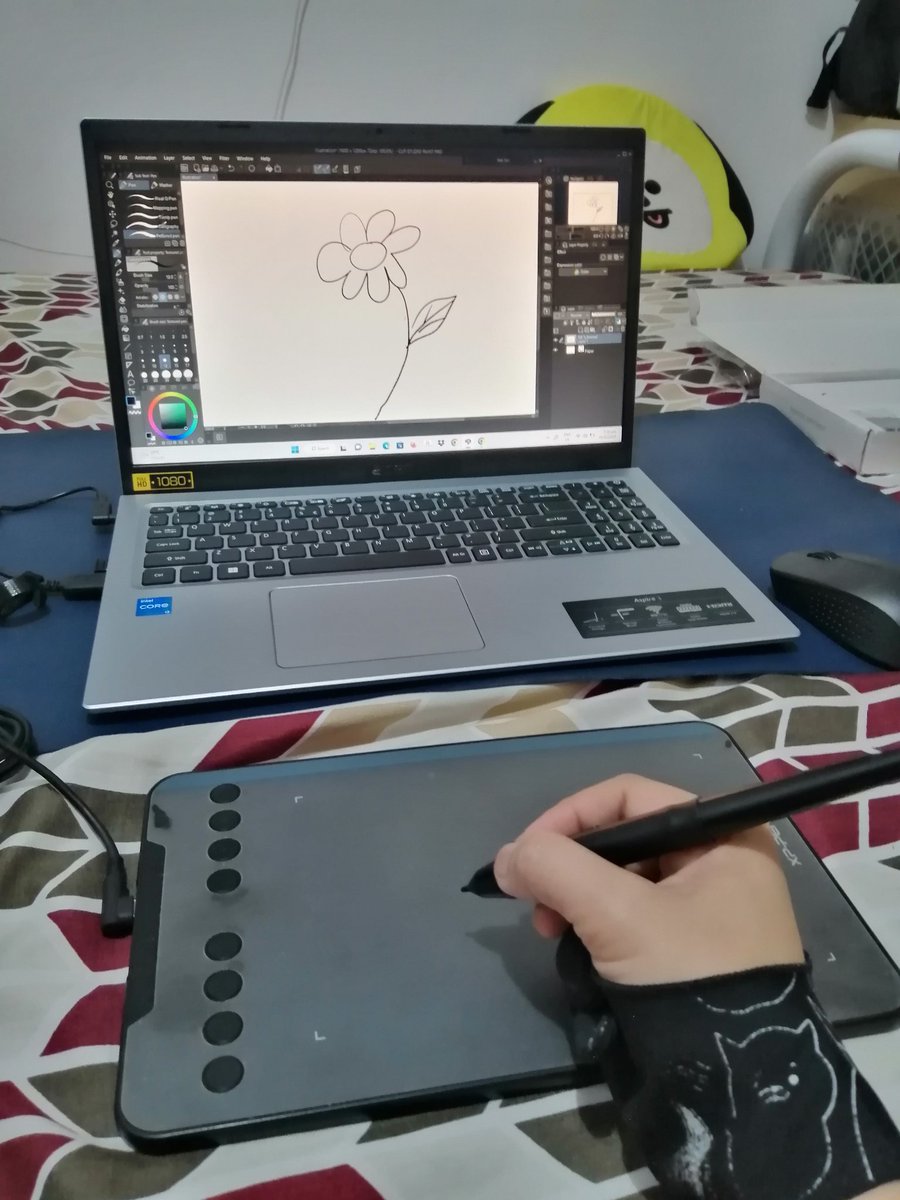 wordsandsilenc_'s tweet photo. When you have the equipments but have little skills. 

KEEP GOING! 

No one is great upon first try. Practice. Study. Learn more. Be inspired. Explore. Own every blank spaces.

@xppen_ph 
@acerph 
@clipstudioofficial 

#digitalart #digitalartwork https://t.co/P6Z6bdjAV3