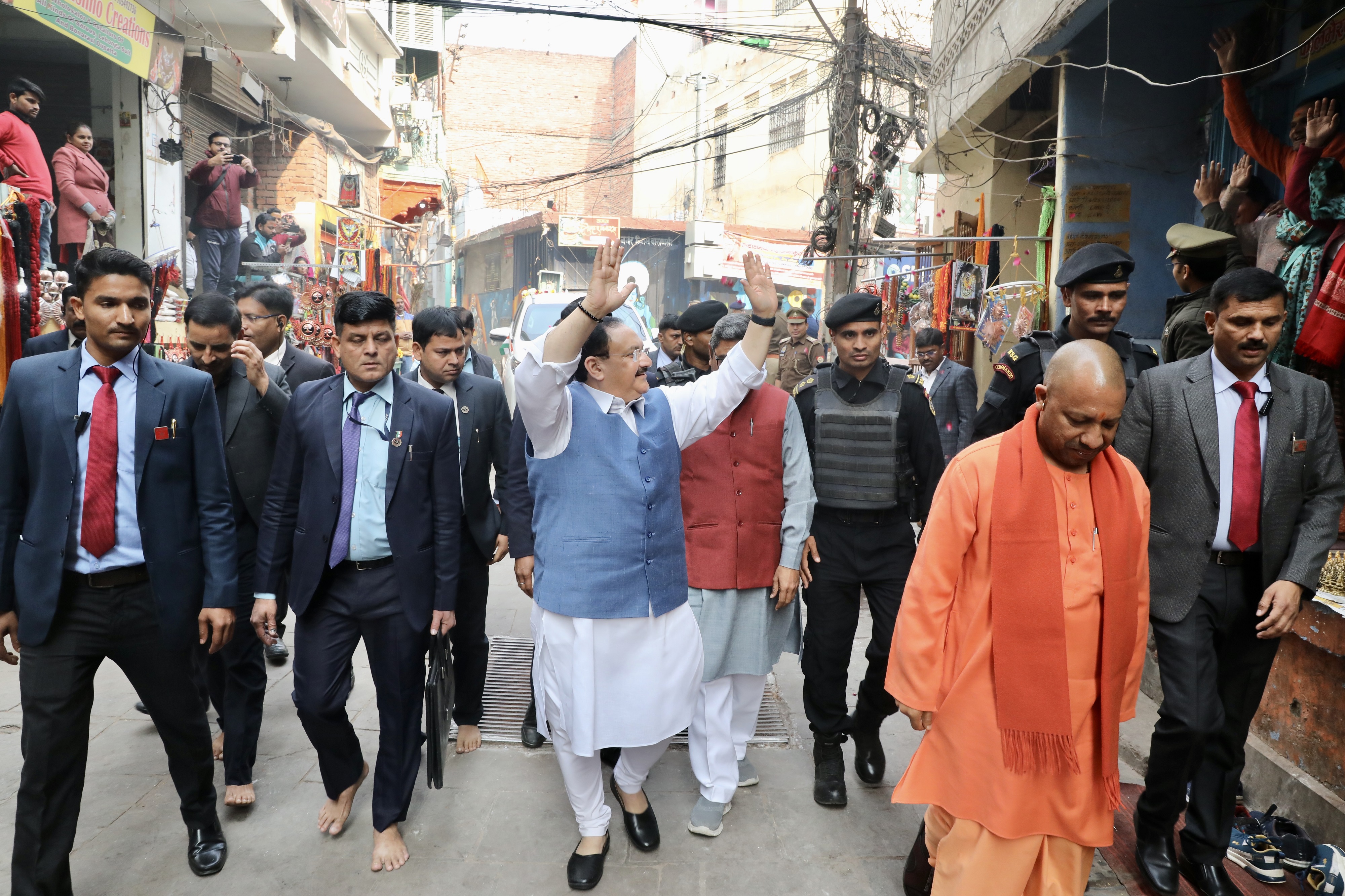 जेपी नड्डा ने बाबा विश्वनाथ के दर्शन कर CM योगी के साथ ली चाय की चुस्की- JP Nadda visited Baba Vishwanath and took tea with CM Yogi