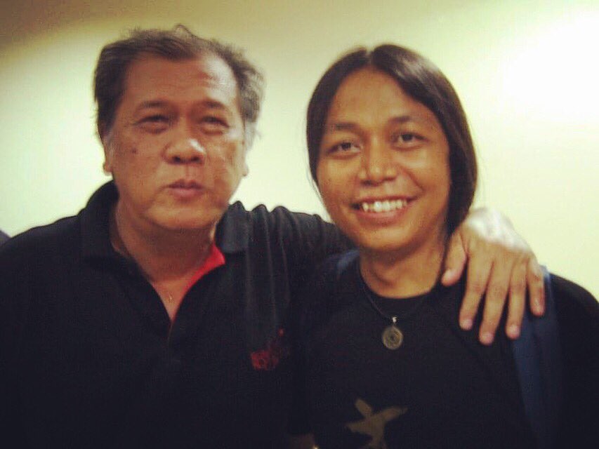 soklerock's tweet image. Selamat jalan maestro..kerinduanku tak akan pernah pudar..selamat berpulang kerumah keabadian yang indah dan penuh cinta..salam 😭🙏🏻 @teaterkoma #nanoriantiarno #panggung #teater #indonesia #maestro
