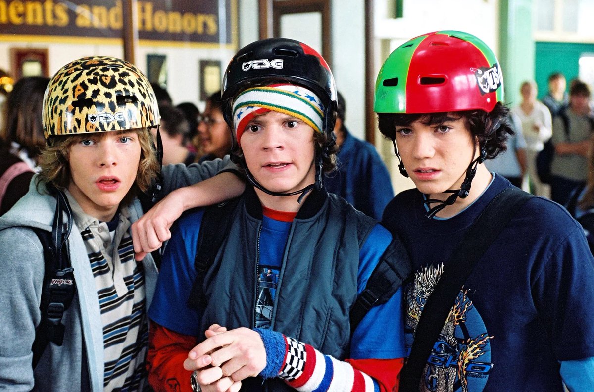 PopCrave's tweet photo. Happy 36th birthday to Evan Peters. https://t.co/tALDBIg9Zi