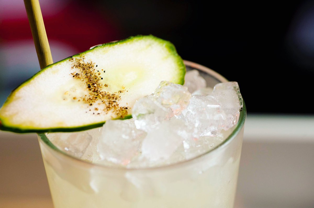 One sip of this will bathe the drooping spirits in delight, beyond the bliss of dreams.😋
____________
・THE CASTLE・
〒650-0004
兵庫県神戸市中央区中山手通１-１-９
ゴールドウッズ三宮ビル３階
TEL：078-381-6964