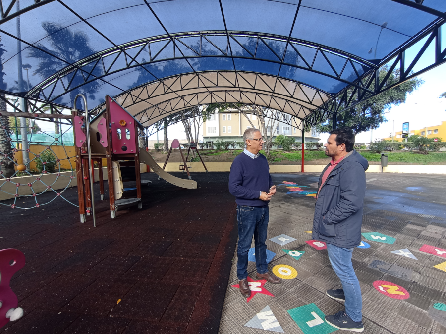 El Ayuntamiento de Las Palmas de Gran Canaria ha instalado dos estructuras metálicas para proporcionar sombra en dos parques infantiles ubicados en los barrios de San Lorenzo y Los Tarahales a través de los #PresupuestosParticipativos2021

#ParticipaLPGC