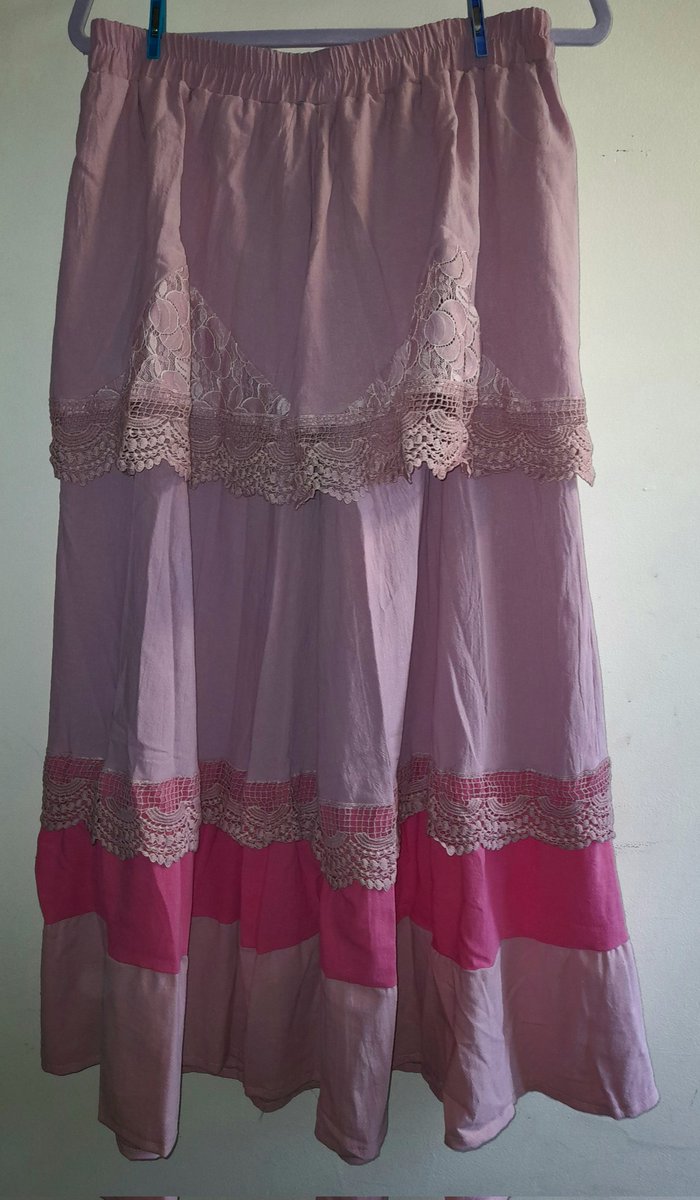 CountessAu's tweet photo. Fool me again. I waited 80 days for 2 skirts I paid $AU136 from #Ishka. Revolting garbage knock offs that look like aprons. Demanding my money back. Shame on you @afterpay_au for having these thieving crooks on your platform. Lodging complaints with @acccgovau #FairTrading https://t.co/J58WjJhqXi
