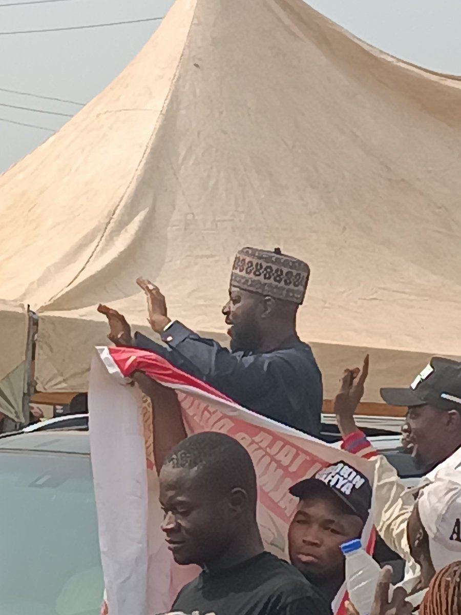 SJerry2013's tweet photo. At the rally in Nass Eggon yesterday Abokin Tafiya Sai kayi https://t.co/hQV1yqnGDG