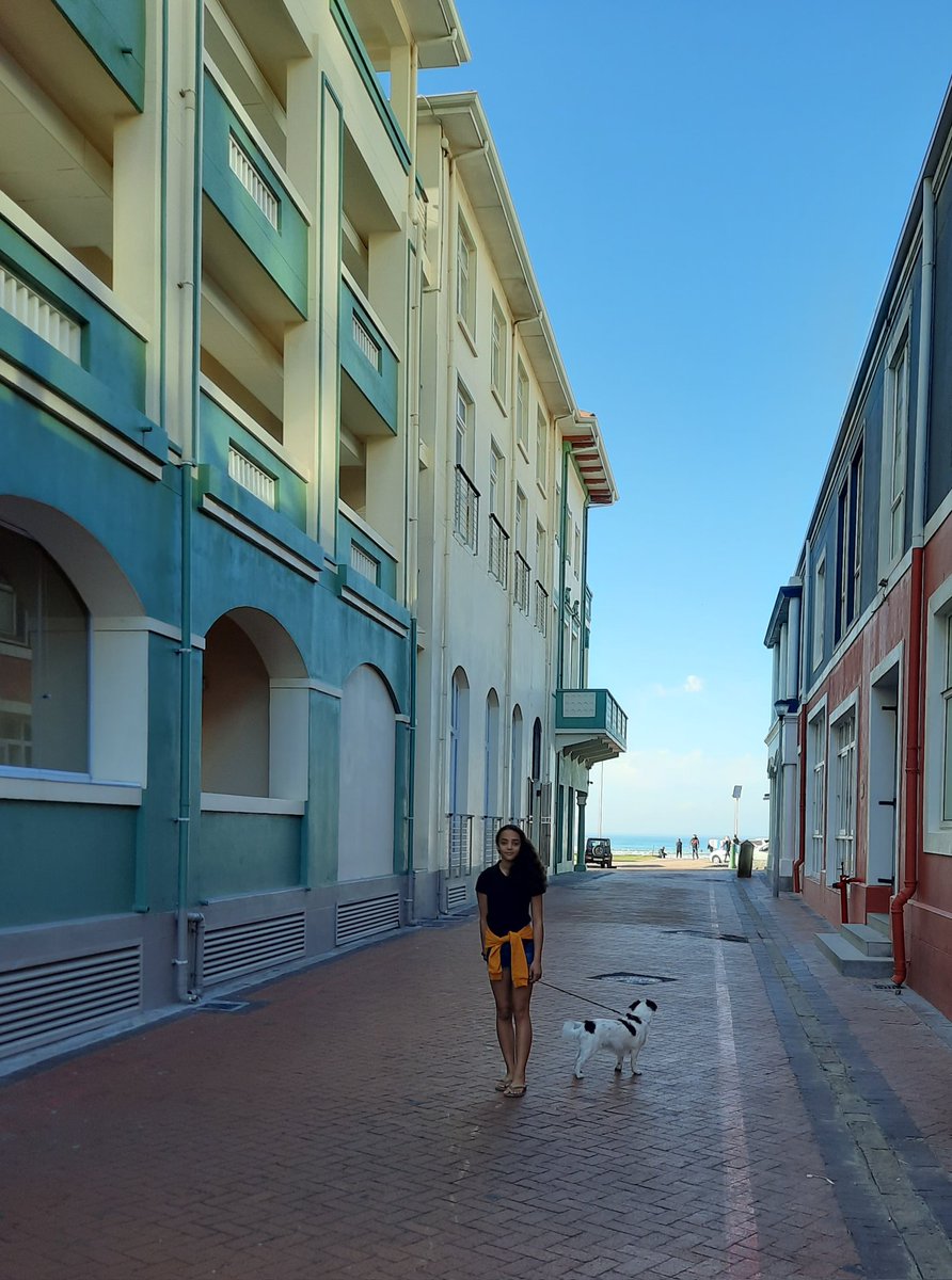 Day 20 #Gratitude January 2023

" Between the buildings I glimpse the colors of the sky and sea, their beauty pulling me towards the beach."

#newyear #gratitude #abundance #newyear #newbeginnings #tenweeks #incredibleyou #coach