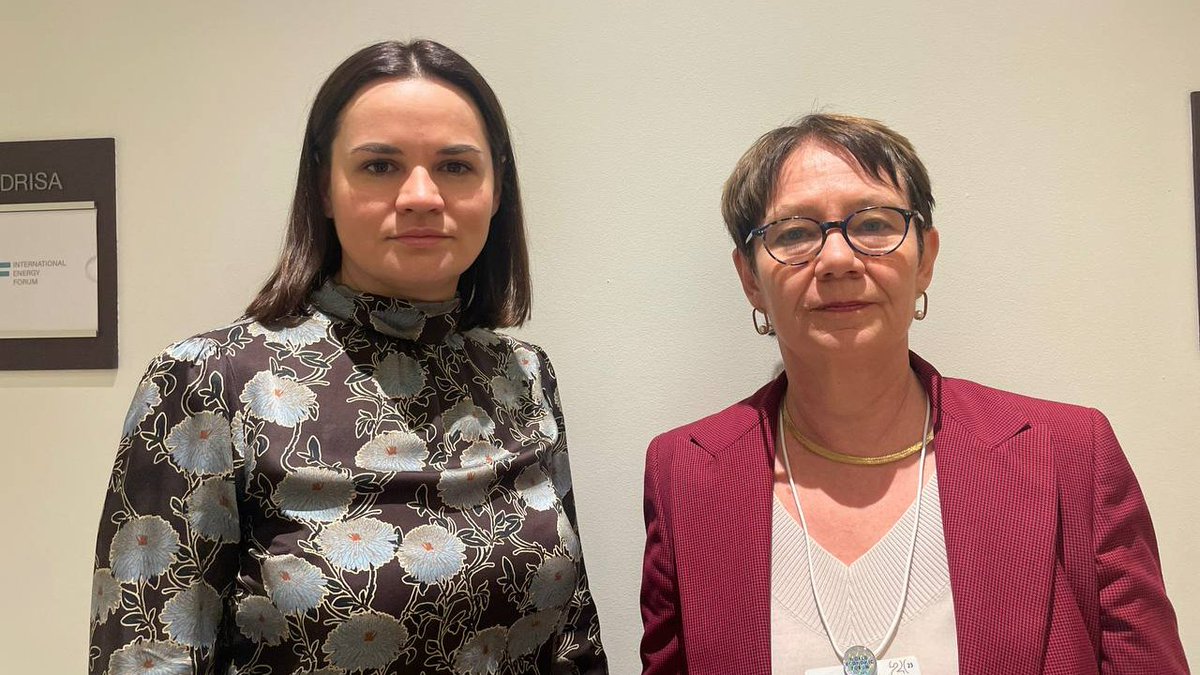 I was glad to meet <a href="/EBRD/">The EBRD</a> President <a href="/OdileRenaud/">Odile Renaud-Basso</a> at <a href="/wef/">World Economic Forum</a> to discuss cooperation. EBRD stopped projects in Belarus after Lukashenka unleashed terror against his citizens. But it did not stop helping Belarusians. Excited to welcome the Bank back after democratic changes. #wef2023