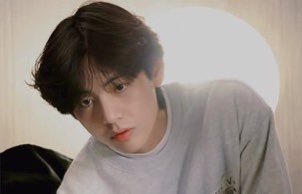 taeteluv_'s tweet photo. taehyung is just so insanely pretty 

 https://t.co/3dtzMqxYMO
