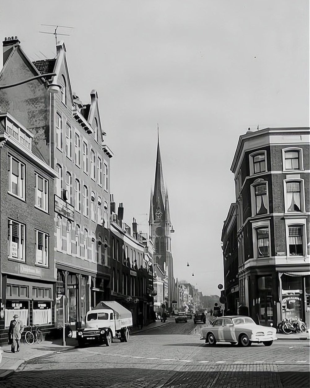 Then Now Rotterdam On Twitter The Goudse Rijweg In 1960 Vs Today then-now-rotterdam-on-twitter-the-goudse-rijweg-in-1960-vs-today