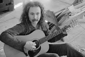 Les green eyes de Guinevere sont remplis de larmes… Les nôtres aussi. Monsieur David Crosby s’en est allé…