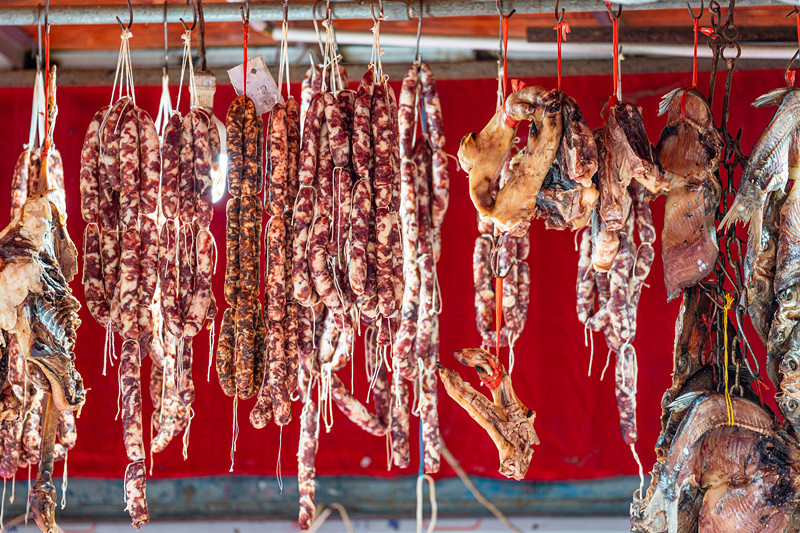 WuhanPlus's tweet photo. 🥩🐟Mouthwatering cured meat is an indispensable part of #SpringFestival flavor in #Wuhan. 

😋🤗Do give it a try when you spend China's most-celebrated holiday in the city! [📸/VCG] #FestiveWuhan #DeliciousWuhan #WhatsOnWuhan #WuhanPlus https://t.co/RoCsyWiPCW