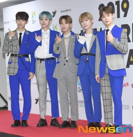 TheHallyuNews's tweet image. After an in-depth discussion with the members of #D1CE, both sides decided to terminate the exclusive contract.

n.news.naver.com/entertain/now/…