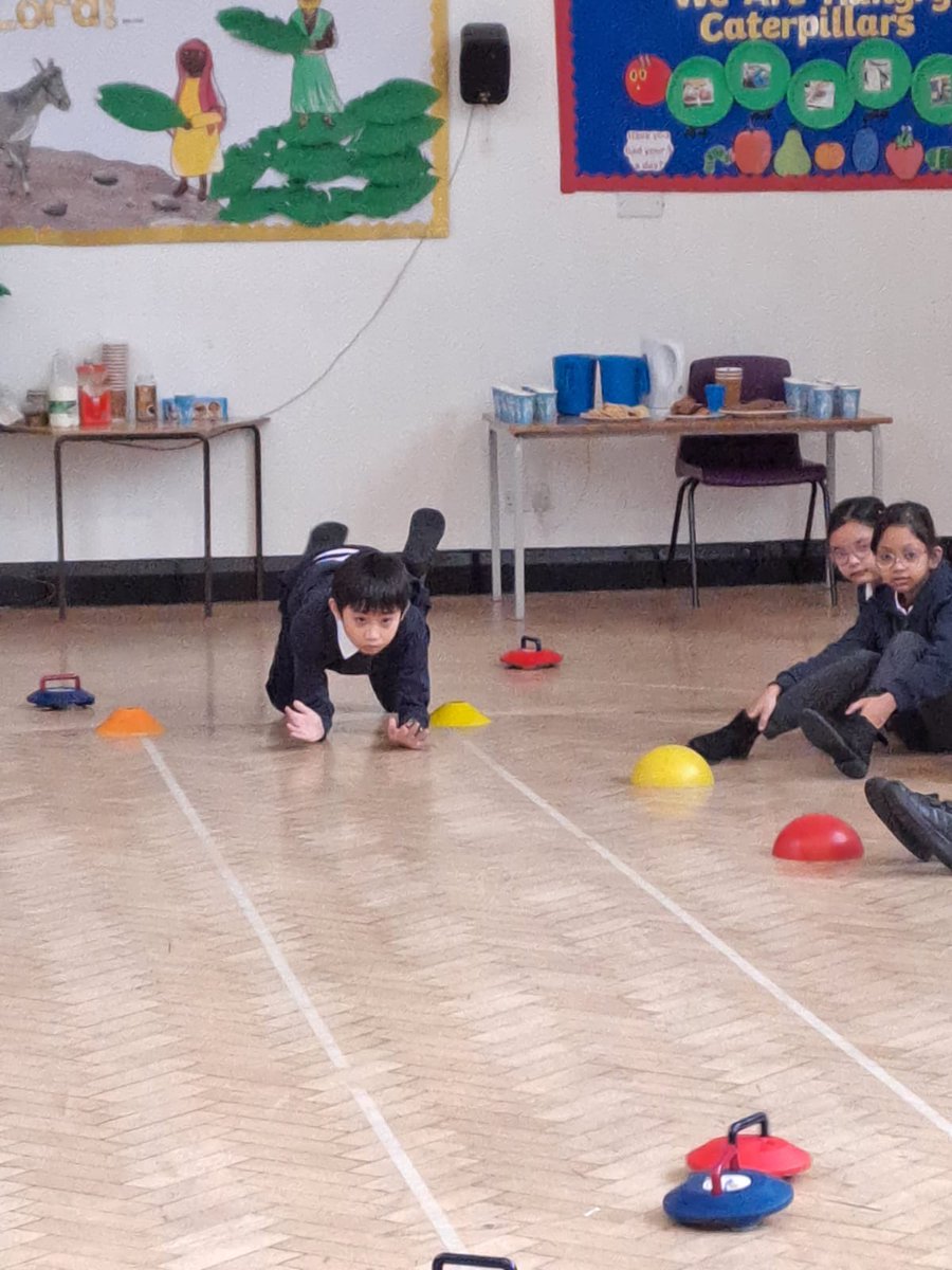 DianepetrouY's tweet photo. We took this team of superstars to @stelizabethrc for an amazing morning of New Age Curling 🥌 the children loved it so much and it wouldn’t have been possible without the support from @CanaryWharfGrp #thankyou @TowerHamletsSSN @TowerHamletsNow @StAnnesgaCPS #pestannesgaprimary https://t.co/QfngW8gSmQ