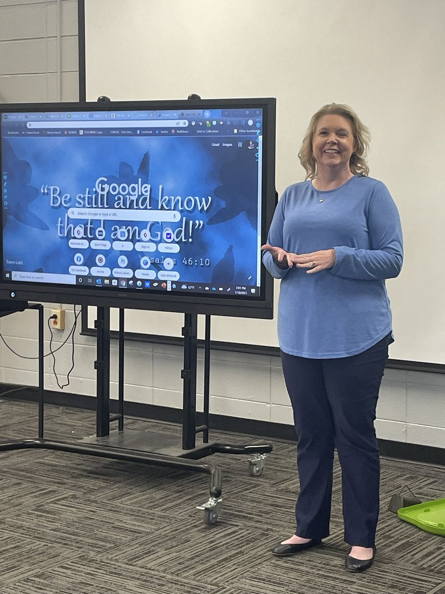 dsummerfordlong's tweet photo. Our amazing media specialist teaching our classes how to use Galileo to find credible sources, use UberRead, and lots of other things! #beBc @BryanCountyMHS https://t.co/icErVvIBTX