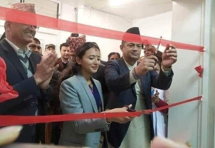 Gajenbasnet's tweet photo. गारो छ हौ आयोजकलाइ पनि मन्त्री र राज्यमन्त्री दुबै जनाको व्यवस्थापन त गर्नै पर्यो ।🤣 https://t.co/PxlIS9heZi