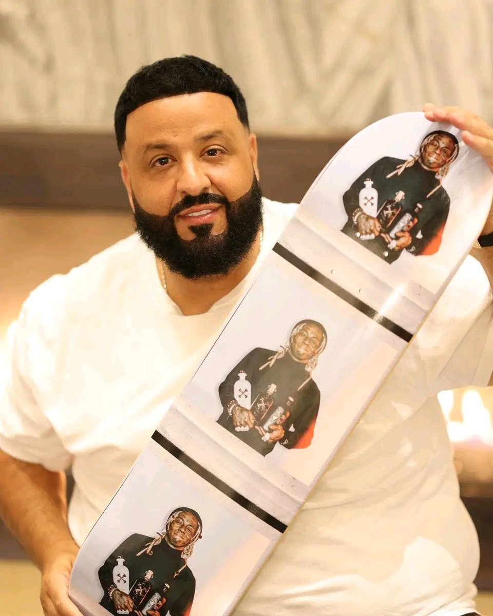 LearnmoreMaseko's tweet photo. Thank you @liltunechi for this amazing gift 🎁 https://t.co/9kLthoepwD
