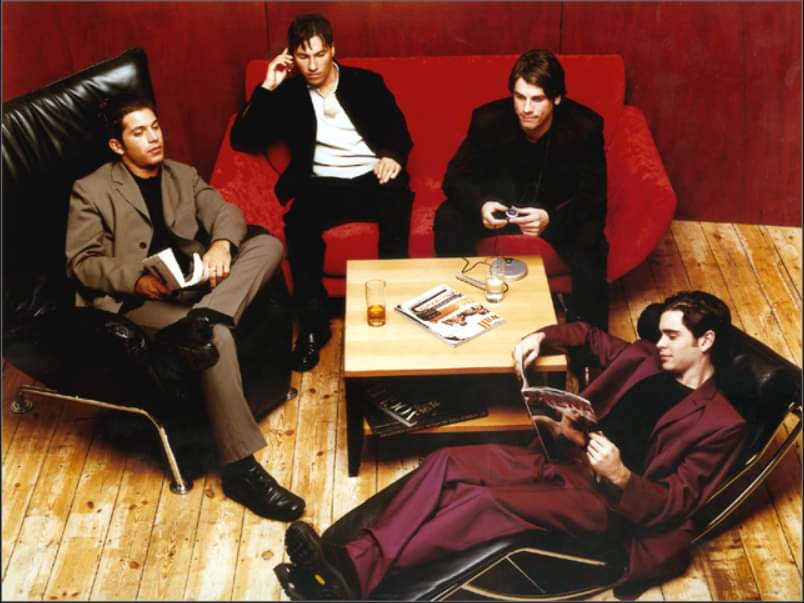 ViviFromFrance's tweet photo. .#FlashbackFriday #WorldsApart 😍
Here the exclusive photos included in the limited edition of #HereAndNow album &amp; also a part of the exclusive interview by @iamNathanMoore @iamSteveHart @calcooperwa &amp; #TimFornara ❤
Guys...YOU DID IT!! You are still singing &amp; here for us! THANKS https://t.co/b77XMPBBR0
