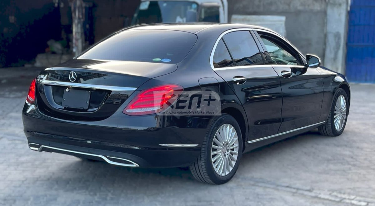 Kenplus_ke's tweet photo. Mercedes Benz C 200. 
Petrol
Automatic
2000cc
Duty Paid
Alloy Wheels
Stunning exterior. Powerful car. Luxurious. 
Call / WhatsApp: 0709322222 https://t.co/1J7k9Hsch9