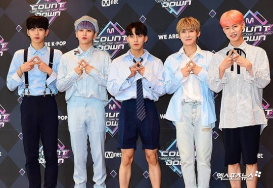 KoreanUpdates's tweet image. Agency announces that per 20 January 2023, their contracts with all members of #D1CE have ended and they are not renewing it. The members will go their own way and the agency asks fans to support them

entertain.naver.com/now/read?oid=3… #KoreanUpdates RZ