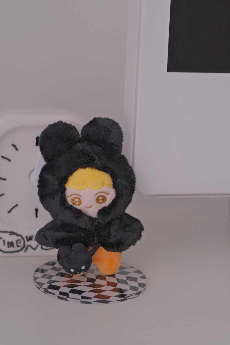 계묘년 이벤트 💗

흑토끼 해 맞이 신제품 🫧
이 글을 RT해주신 팔로워 분들 중 추첨하여
흑토 망토와 가방을 보내드립니다 🔥