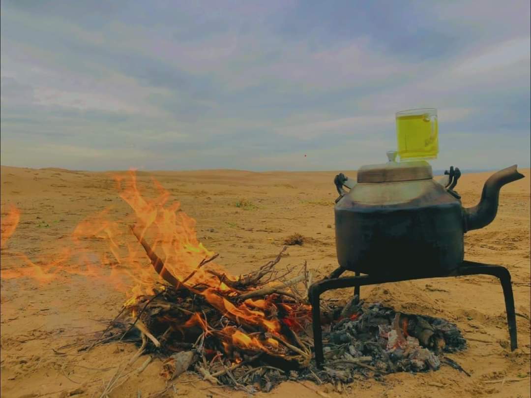 لا مې د ژوند قیصه تمامه نه ده
راته منزل راته مورچل پاتی دی