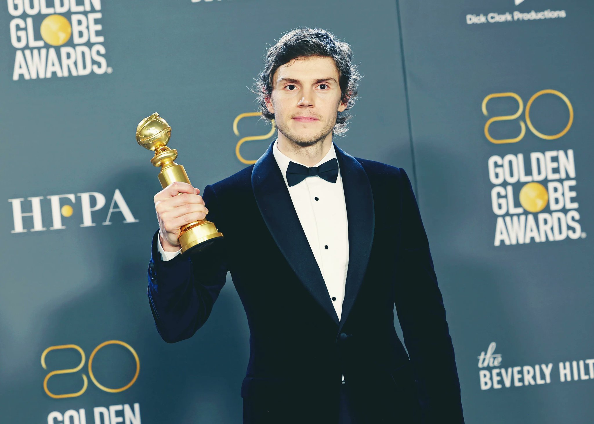 Happy 36th Birthday to Evan Peters 