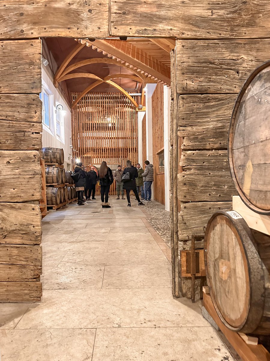 Concluse le due giornate in #distilleria dedicate alla miscelazione! 🍸Con questo #master i partecipanti, hanno approfondito il mondo della #Grappa nella preparazione di #cocktails. 🤩
Grazie a Leonardo Veronesi (Rivabar - High Quality Drink ) per aver condotto il master...