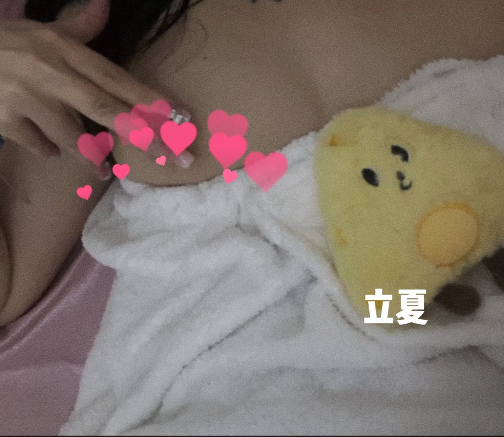 H88706370's tweet photo. 九点就醒了，迷迷糊糊，不知道在等什么～ https://t.co/Yy0qidIyBa
