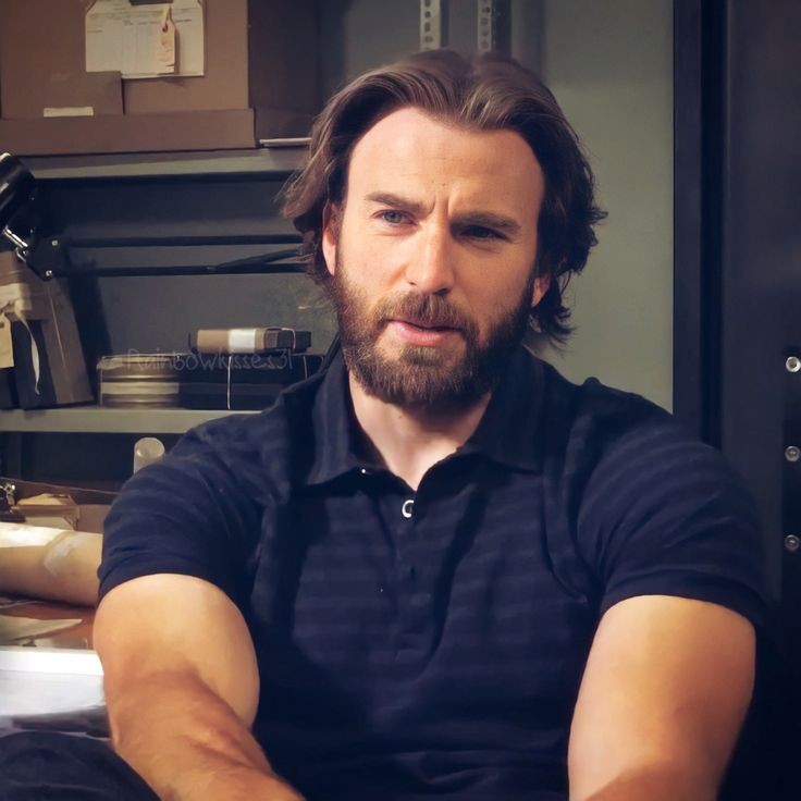 brooklyndogtags's tweet photo. the fact that steve looked like this when he visited bucky several times in wakanda makes me SCREAM https://t.co/QvM6ubmGMM