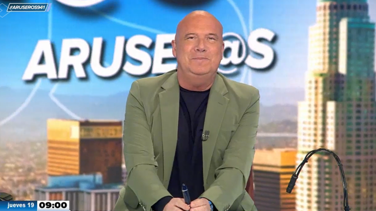 #Audiencias I

🚀 <a href="/AruserosLaSexta/">Aruser@s</a> sigue volando líder en la mañana con un 19%, su 2º mejor jueves de la temporada

👥 Supera los 450.000 seguidores con 1.250.000 espectadores únicos

🏆 Y repite liderazgo también en Target Comercial con un 25,6% y en su emisión completa: 16,5%