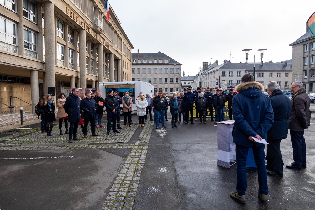 Majdep50's tweet image. Sécurité sur nos routes départementales : Le nouveau #simulateur de #conduite de véhicule léger, en partenariat avec Groupama et l'association Animation Route 50 a été inauguré en présence d'@AdeleHommet, vice-présidente de @LaManche50. #SécuritéRoutière