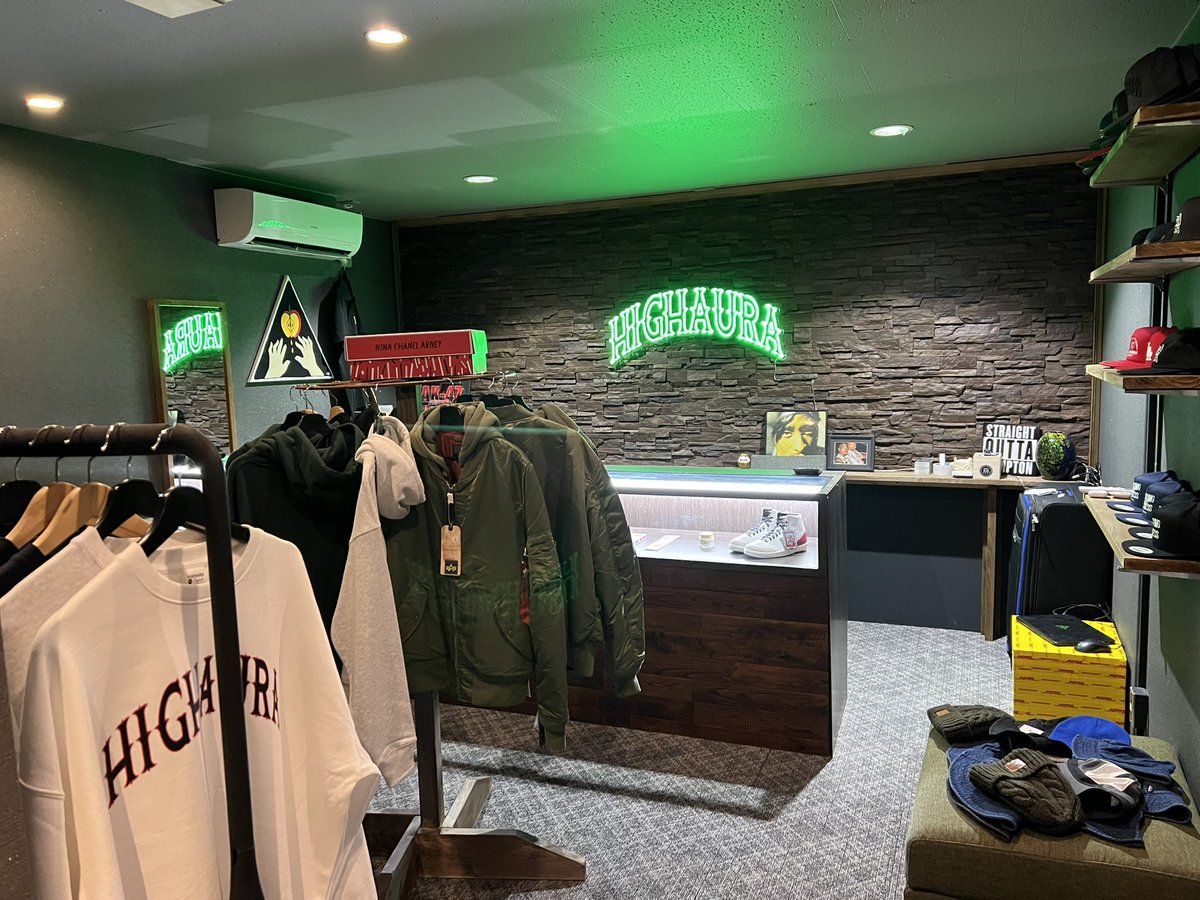 TOKAREV093's tweet photo. フラッと遊びにおいでー😌
※メンバーズとHIGH AURA インスタフォロワーだけしか入店できないのでご了承ください。 #highaura #fukuoka #福岡 https://t.co/7m1e5UQ9qY