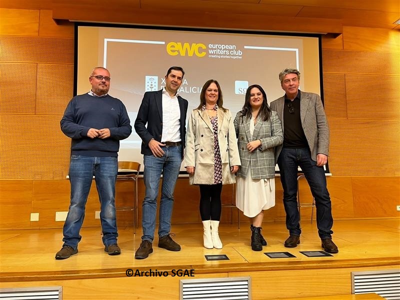 La directora de la División Audiovisual de SGAE, <a href="/Elillopez/">Elillopez</a>, acudió ayer a la presentación del European Writers Club (EWC), que se celebra en Ourense en mayo. Programa europeo, apoyado por SGAE, que brinda nuevas oportunidades de 🌍internacionalización del 📽️audiovisual.