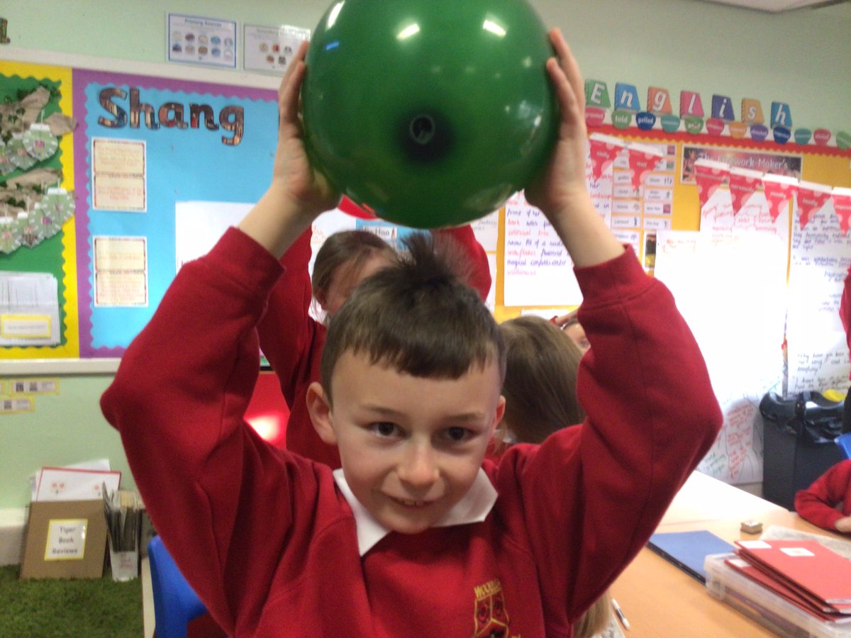 TigerClass1's tweet photo. During the spring term we are learning about electricity in science! This week, we created our own static electricity ⚡️😀 #ScienceWJS https://t.co/GHS249hgTj