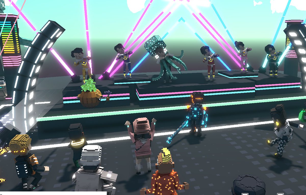 digitalsoldr's tweet photo. @TheSandboxGame I found the Star Team in PCCW HKT Futurera! 🎮 #LunarNewYearTSB https://t.co/zbFBYowO5a