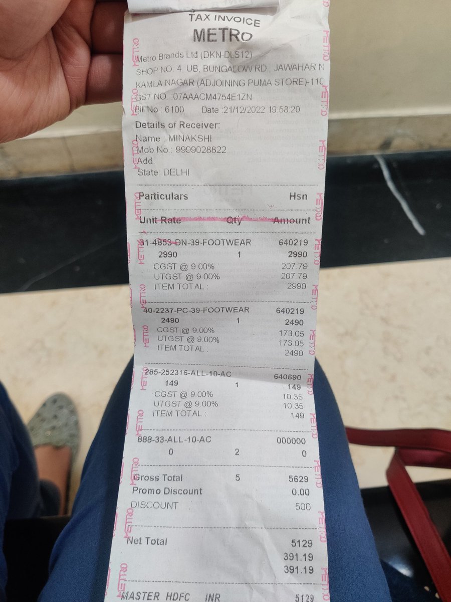 CitationsMini's tweet photo. @metroshoes I may have fall down yesterday like a stone from a mountain, if i didn't noticed this somehow.
The show is not even a month old. Have wrote to CC but no call from them. https://t.co/y7PV7HguHd