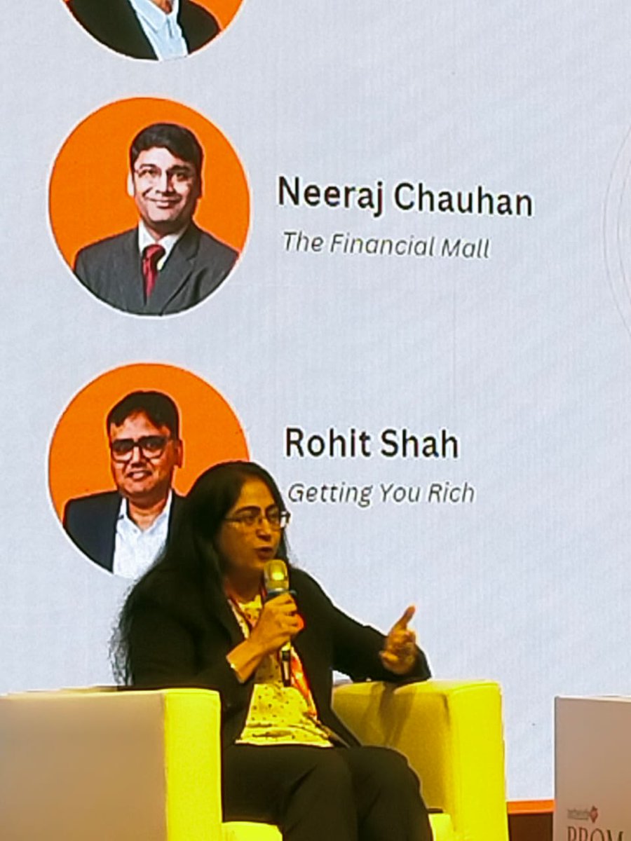 Sharing a glimpse from #PFP Success Talks at #NFP2023 where <a href="/ChattyNIMF/">Saugata Chaterjee</a> with <a href="/shalini_dhawan/">Shalini Dhawan</a>, <a href="/NeerajCFP/">Neeraj Chauhan, CFP</a> and <a href="/shah_rohit/">Rohit Shah</a> discussed "Client Servicing - How to serve the clients with the 6 step process in a structured way."