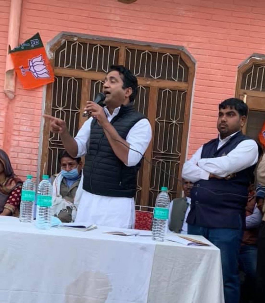 SandeepRRKS's tweet photo. चुरू के लोकप्रिय युवा सासंद श्री @RahulKaswanMP जी को जन्मदिन की हार्दिक शुभकामनाएँ ...जगत जननी मॉ करणी जी का आशीर्वाद आप पर सदैव बना रहे... आपके उज्ज्वल भविष्य की शुभकामनाओ के साथ बहुत बहुत बधाई व हार्दिक शुभकामनाएँ 💐💐🎂
#sandeepsinghRathorechainpura

संदीप सिंह चैनपुरा बड़ा https://t.co/5ijYTlxzTB