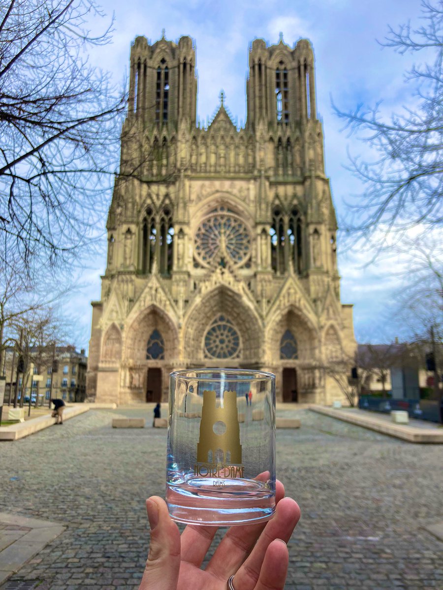 damienmalezet's tweet photo. Mettre en valeur notre patrimoine en partenariat avec des entreprises locales 🤩🥳
➡️verres les Rémois 🥃
➡️idée et conception @lescornichons_ 🥒
➡️décoration #Lehmann Reims 💪
➡️ ventes : @DiapasonReims @ReimsTourisme 🤩
La force du #local 🤝 
#madeinfrance @MadeinMarne https://t.co/Kjd4PGGrMf