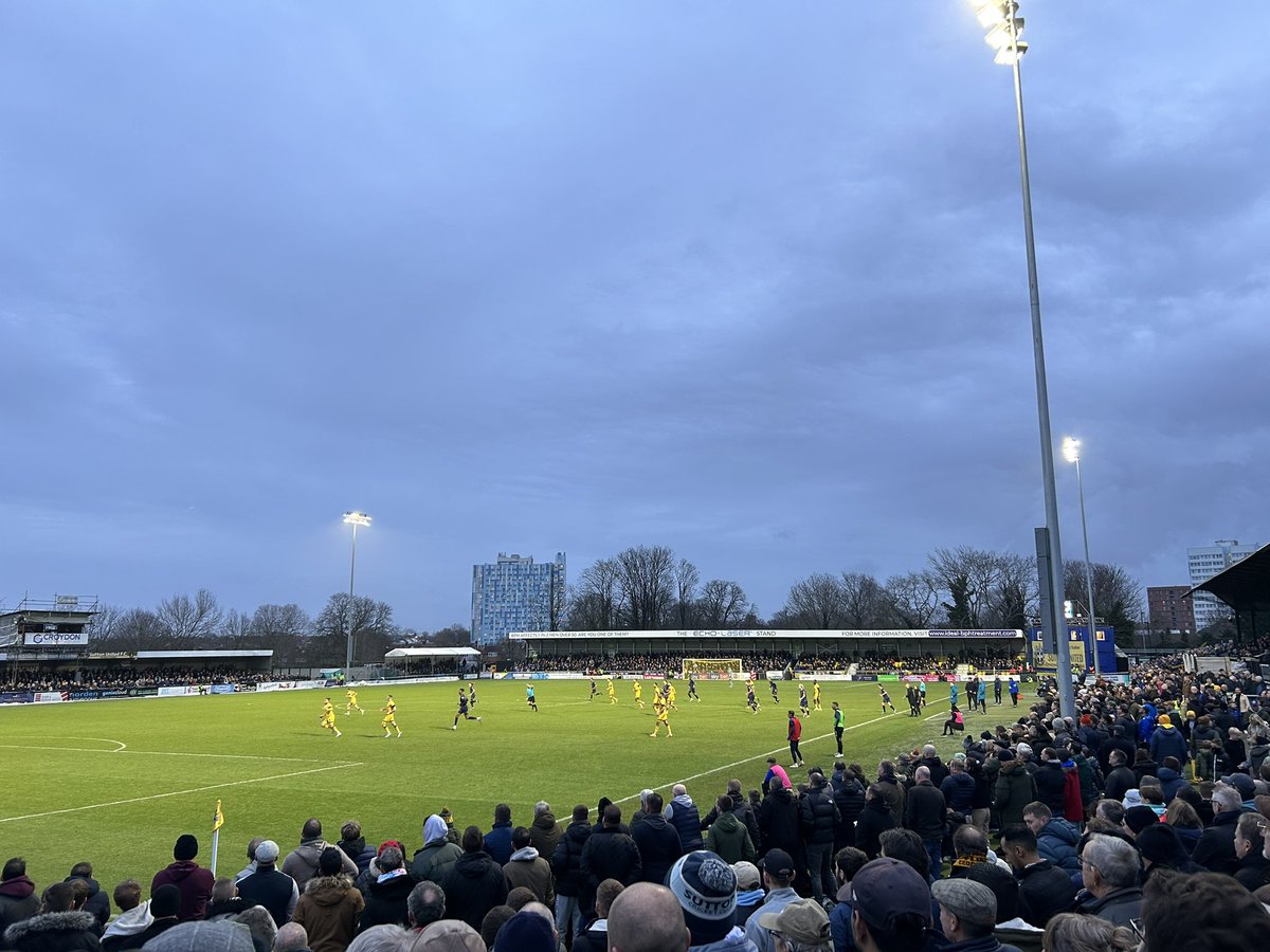 vuck_shady's tweet image. Ranking the atmosphere at every London club in the 92:

1. Charlton
2. Brentford
3. Crystal Palace
4. QPR
5. West Ham
6. Millwall
7. Tottenham
8. Chelsea
9. Arsenal
10. Sutton United
11. Fulham
12. Watford

Haven’t been: AFC Wimbledon &amp;amp; Leyton Orient

#92club #groundhopping