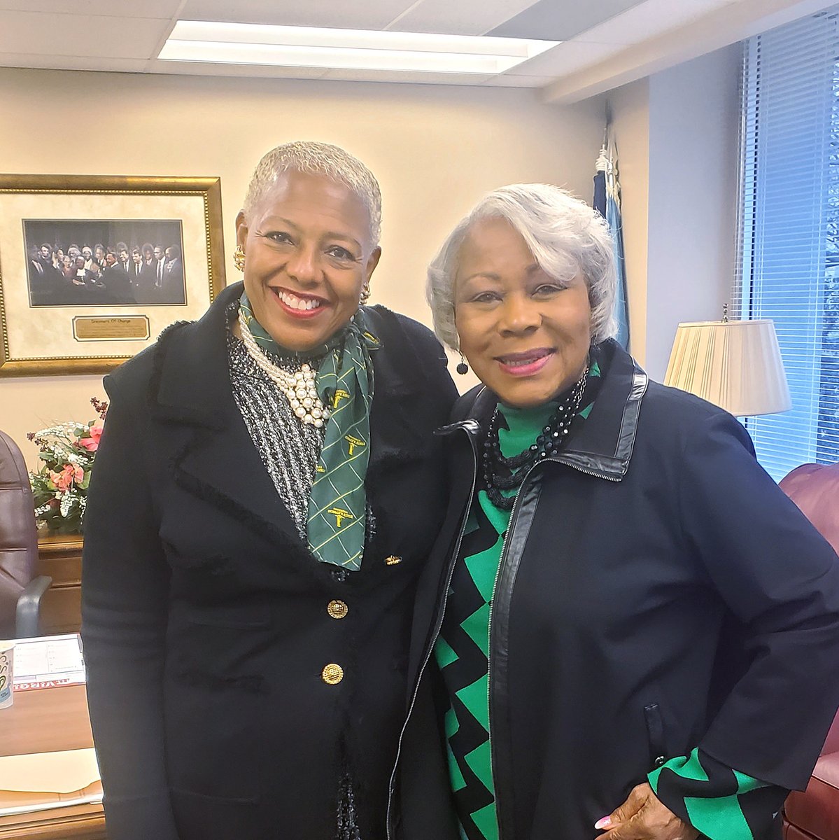 Norfolkstate's tweet image. President Adams-Gaston spent Day Two on Capitol Hill in Richmond with Virginia Legislators advocating for the priorities of Norfolk State University. 

#NorfolkStateUniversity #VirginiaAssembly #VirginiaSenate #Virginia #legislators #SpartanPride #SpartanStrong