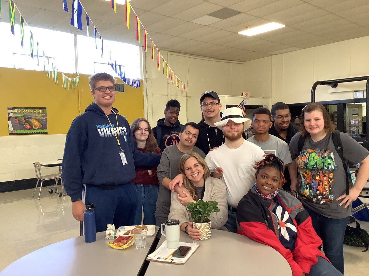 CRA@Mosley
Teacher of the Year Erin Daniels!
Teacher Assistant of the Year Sarah Johnson!
We are beyond grateful for their service to our students &amp; school each and every day!
#WhereEffortMeetsOpportunity
#IAmAMosleyScholar