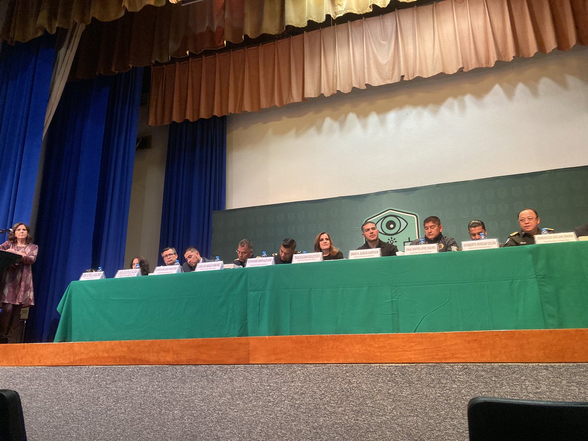 Productiva reunión sostuvimos vecinos e integrantes del Observatorio de Seguridad Ciudadana en la Alcaldía Cuajimalpa con el Secretario <a href="/OHarfuch/">Omar H Garcia Harfuch</a> y mandos de la <a href="/SSC_CDMX/">SSC CDMX</a> <a href="/OVIALCDMX/">OVIAL_SSCCDMX</a> Se comprometió el seguimiento a temas expuestos para un mejoramiento y bienestar común en la zona.