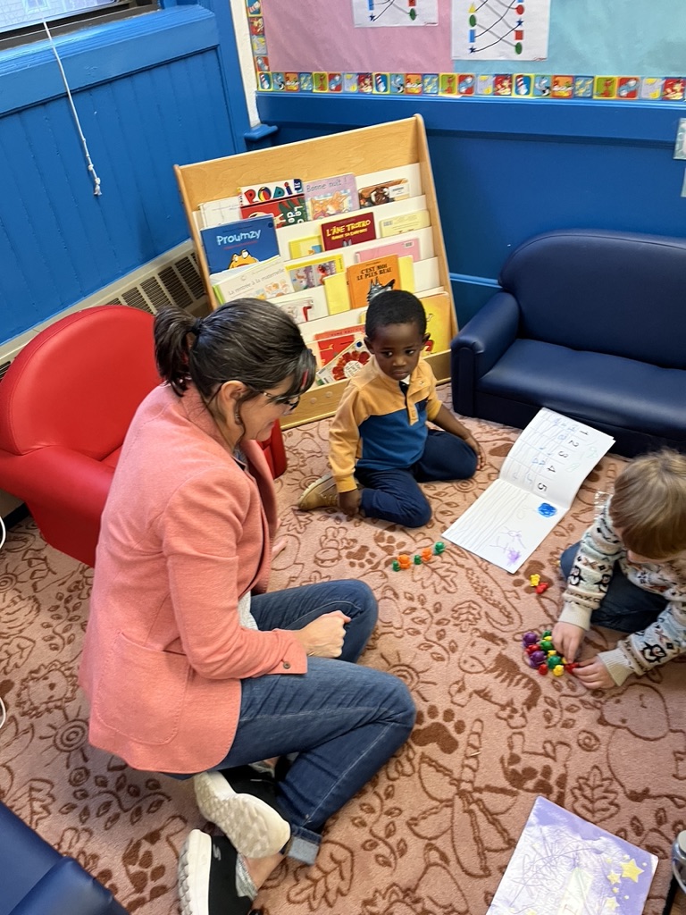 Mlf_america's tweet image. A full rich day. Learning walks + Empathy as Part of the Path to Equity with @eburdge. Engaged, committed educators @TheFASRIMind thinking, sharing, listening. Invested in an inclusive school culture! #makingcaringcommon #hgse #empathy #equity #bilingualism @Mlfpedagogie