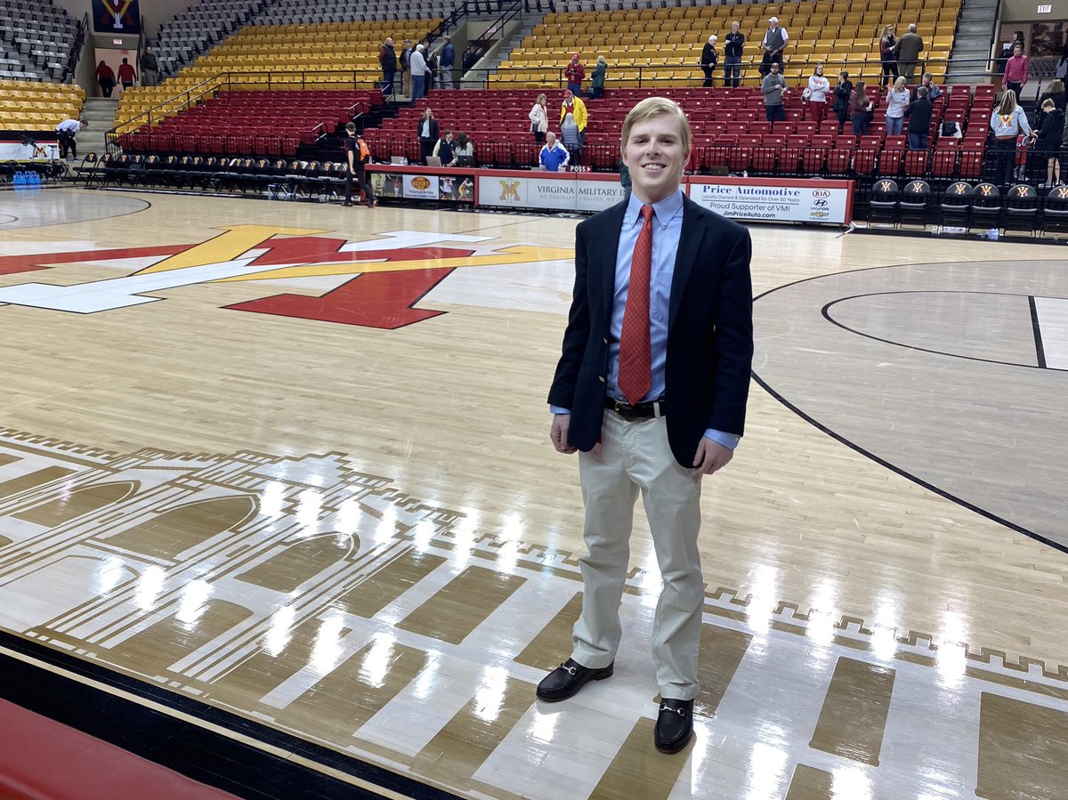 jackhunterpxp's tweet photo. Got to make my @ESPN+ debut last night as a sideline reporter for @VMI_Basketball and Mercer 🏀. Really grateful for the opportunity and can’t wait for next time! @VMIAthletics https://t.co/GVCnrAmzNY