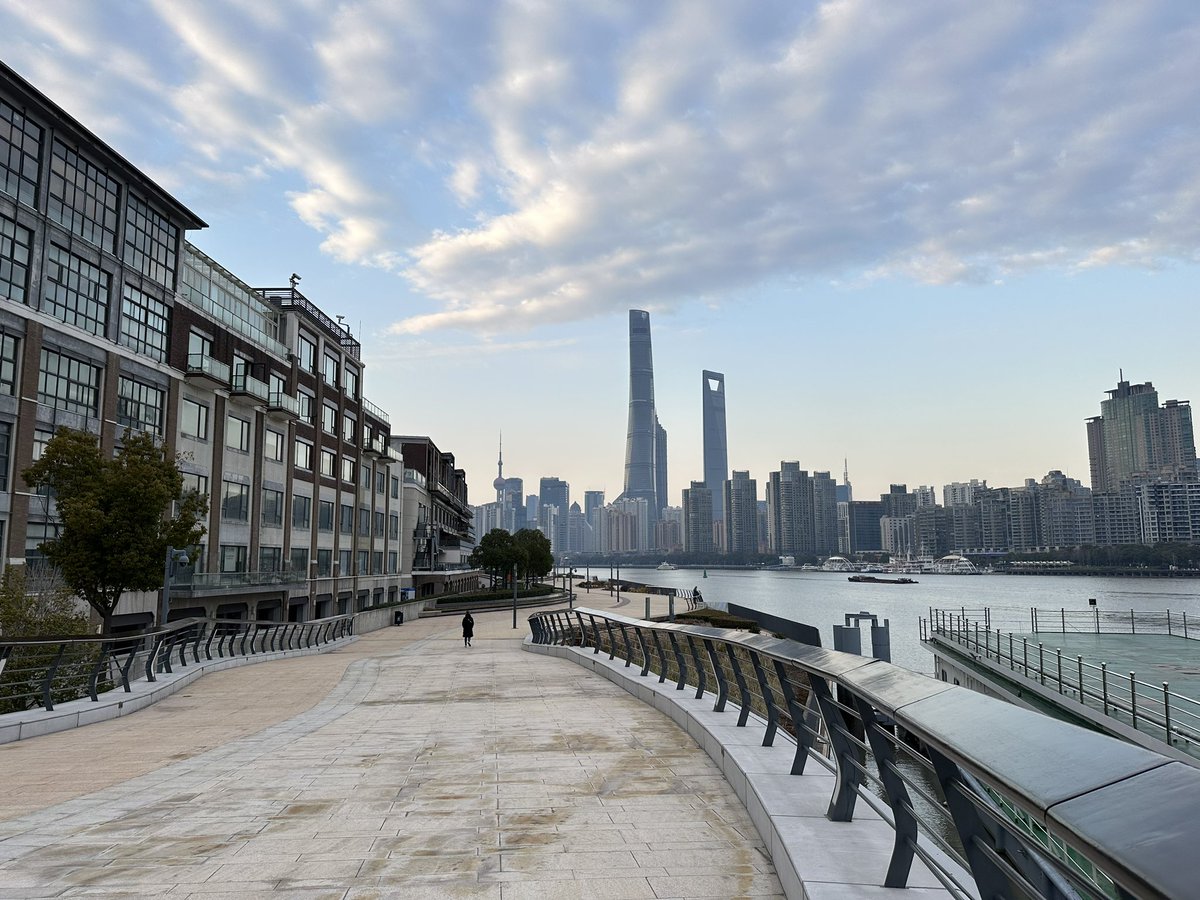 danwwang's tweet photo. Shanghai I think will always be one of the most beautiful cities in the world https://t.co/CwgNK2Du6s