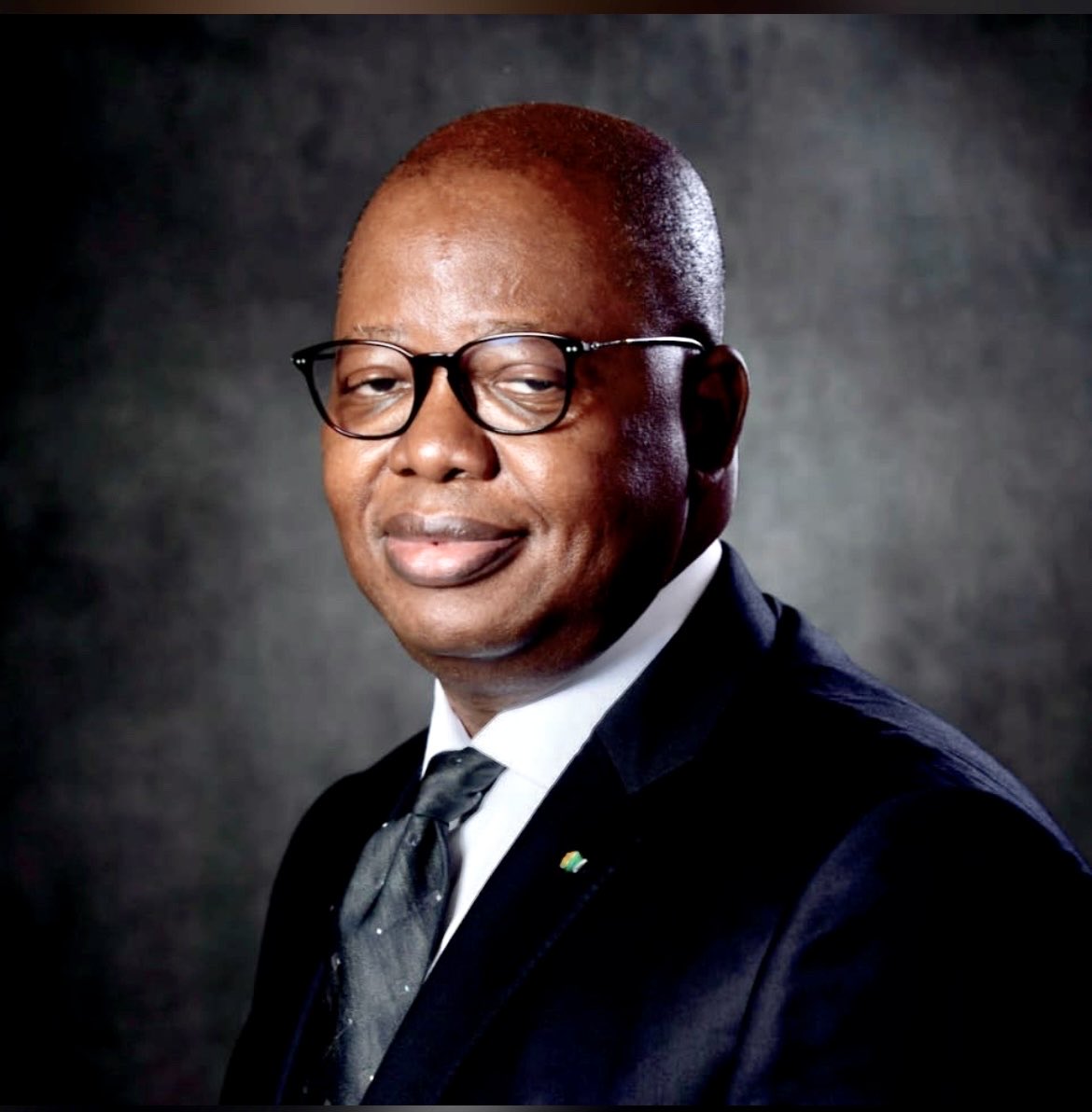Mes pensées les plus attristées pour les familles biologique et politique que tu laisses sans voix. RIP Excellence, Monsieur le Ministre des Affaires Étrangères Michael Moussa Adamou.